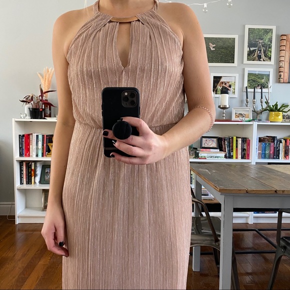 Pink Gown - Picture 3 of 10